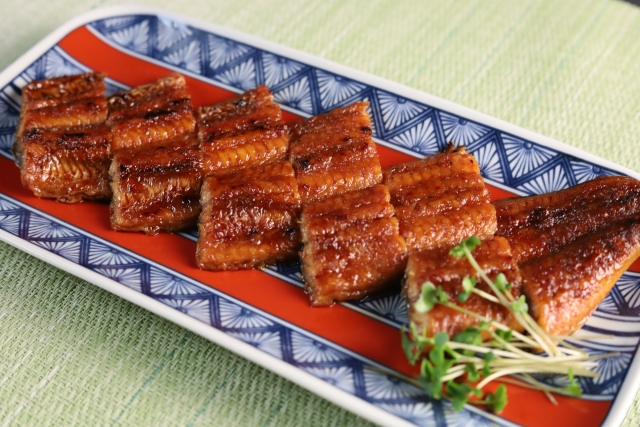 日本人なら夏になると食べたくなるうなぎの蒲焼き